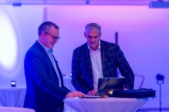 ZUERICH, 21. OKTOBER 2024 - ZUERCHER GENERALAGENTEN VERBAND ZGAV: Event des Zuercher Generalgenten Verbandes im Zurich Development Center ZDC an der Keltenstrasse 48 in Zuerich. Panel mit Erich Marte (Allianz), Thomas Steiger (Zurich), Herbert Goll (AXA), Daniel Gatti (SwissLife), Ralph Jeitzinger und Moderator Hans-Peter Nehmer (Allianz). Thema: Entschaedigungsmodelle im Aussendienst auf dem Pruefstand - Wohin geht die Reise? Auftrag: Anup Nastik, Allianz-Suisse Zuerich. 

ths/Photo by: THOMI STUDHALTER