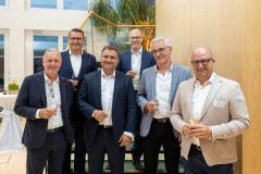 ZUERICH, 21. OKTOBER 2024 - ZUERCHER GENERALAGENTEN VERBAND ZGAV: Event des Zuercher Generalgenten Verbandes im Zurich Development Center ZDC an der Keltenstrasse 48 in Zuerich. Panel mit Erich Marte (Allianz), Thomas Steiger (Zurich), Herbert Goll (AXA), Daniel Gatti (SwissLife), Ralph Jeitzinger und Moderator Hans-Peter Nehmer (Allianz). Thema: Entschaedigungsmodelle im Aussendienst auf dem Pruefstand - Wohin geht die Reise? Auftrag: Anup Nastik, Allianz-Suisse Zuerich. 

ths/Photo by: THOMI STUDHALTER