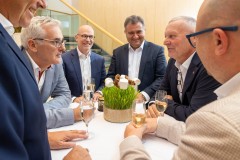 ZUERICH, 21. OKTOBER 2024 - ZUERCHER GENERALAGENTEN VERBAND ZGAV: Event des Zuercher Generalgenten Verbandes im Zurich Development Center ZDC an der Keltenstrasse 48 in Zuerich. Panel mit Erich Marte (Allianz), Thomas Steiger (Zurich), Herbert Goll (AXA), Daniel Gatti (SwissLife), Ralph Jeitzinger und Moderator Hans-Peter Nehmer (Allianz). Thema: Entschaedigungsmodelle im Aussendienst auf dem Pruefstand - Wohin geht die Reise? Auftrag: Anup Nastik, Allianz-Suisse Zuerich. 

ths/Photo by: THOMI STUDHALTER