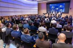 ZUERICH, 21. OKTOBER 2024 - ZUERCHER GENERALAGENTEN VERBAND ZGAV: Event des Zuercher Generalgenten Verbandes im Zurich Development Center ZDC an der Keltenstrasse 48 in Zuerich. Panel mit Erich Marte (Allianz), Thomas Steiger (Zurich), Herbert Goll (AXA), Daniel Gatti (SwissLife), Ralph Jeitzinger und Moderator Hans-Peter Nehmer (Allianz). Thema: Entschaedigungsmodelle im Aussendienst auf dem Pruefstand - Wohin geht die Reise? Auftrag: Anup Nastik, Allianz-Suisse Zuerich. 

ths/Photo by: THOMI STUDHALTER