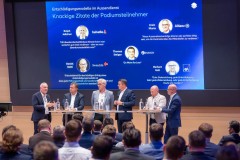 ZUERICH, 21. OKTOBER 2024 - ZUERCHER GENERALAGENTEN VERBAND ZGAV: Event des Zuercher Generalgenten Verbandes im Zurich Development Center ZDC an der Keltenstrasse 48 in Zuerich. Panel mit Erich Marte (Allianz), Thomas Steiger (Zurich), Herbert Goll (AXA), Daniel Gatti (SwissLife), Ralph Jeitzinger und Moderator Hans-Peter Nehmer (Allianz). Thema: Entschaedigungsmodelle im Aussendienst auf dem Pruefstand - Wohin geht die Reise? Auftrag: Anup Nastik, Allianz-Suisse Zuerich. 

ths/Photo by: THOMI STUDHALTER