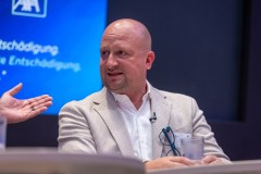 ZUERICH, 21. OKTOBER 2024 - ZUERCHER GENERALAGENTEN VERBAND ZGAV: Event des Zuercher Generalgenten Verbandes im Zurich Development Center ZDC an der Keltenstrasse 48 in Zuerich. Panel mit Erich Marte (Allianz), Thomas Steiger (Zurich), Herbert Goll (AXA), Daniel Gatti (SwissLife), Ralph Jeitzinger und Moderator Hans-Peter Nehmer (Allianz). Thema: Entschaedigungsmodelle im Aussendienst auf dem Pruefstand - Wohin geht die Reise? Auftrag: Anup Nastik, Allianz-Suisse Zuerich. 

ths/Photo by: THOMI STUDHALTER