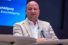 ZUERICH, 21. OKTOBER 2024 - ZUERCHER GENERALAGENTEN VERBAND ZGAV: Event des Zuercher Generalgenten Verbandes im Zurich Development Center ZDC an der Keltenstrasse 48 in Zuerich. Panel mit Erich Marte (Allianz), Thomas Steiger (Zurich), Herbert Goll (AXA), Daniel Gatti (SwissLife), Ralph Jeitzinger und Moderator Hans-Peter Nehmer (Allianz). Thema: Entschaedigungsmodelle im Aussendienst auf dem Pruefstand - Wohin geht die Reise? Auftrag: Anup Nastik, Allianz-Suisse Zuerich. 

ths/Photo by: THOMI STUDHALTER