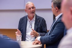 ZUERICH, 21. OKTOBER 2024 - ZUERCHER GENERALAGENTEN VERBAND ZGAV: Event des Zuercher Generalgenten Verbandes im Zurich Development Center ZDC an der Keltenstrasse 48 in Zuerich. Panel mit Erich Marte (Allianz), Thomas Steiger (Zurich), Herbert Goll (AXA), Daniel Gatti (SwissLife), Ralph Jeitzinger und Moderator Hans-Peter Nehmer (Allianz). Thema: Entschaedigungsmodelle im Aussendienst auf dem Pruefstand - Wohin geht die Reise? Auftrag: Anup Nastik, Allianz-Suisse Zuerich. 

ths/Photo by: THOMI STUDHALTER