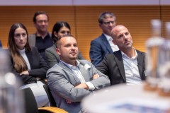 ZUERICH, 21. OKTOBER 2024 - ZUERCHER GENERALAGENTEN VERBAND ZGAV: Event des Zuercher Generalgenten Verbandes im Zurich Development Center ZDC an der Keltenstrasse 48 in Zuerich. Panel mit Erich Marte (Allianz), Thomas Steiger (Zurich), Herbert Goll (AXA), Daniel Gatti (SwissLife), Ralph Jeitzinger und Moderator Hans-Peter Nehmer (Allianz). Thema: Entschaedigungsmodelle im Aussendienst auf dem Pruefstand - Wohin geht die Reise? Auftrag: Anup Nastik, Allianz-Suisse Zuerich. 

ths/Photo by: THOMI STUDHALTER