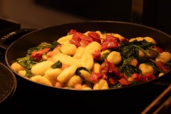 ZUERICH, 21. OKTOBER 2024 - ZUERCHER GENERALAGENTEN VERBAND ZGAV: Event des Zuercher Generalgenten Verbandes im Zurich Development Center ZDC an der Keltenstrasse 48 in Zuerich. Panel mit Erich Marte (Allianz), Thomas Steiger (Zurich), Herbert Goll (AXA), Daniel Gatti (SwissLife), Ralph Jeitzinger und Moderator Hans-Peter Nehmer (Allianz). Thema: Entschaedigungsmodelle im Aussendienst auf dem Pruefstand - Wohin geht die Reise? Auftrag: Anup Nastik, Allianz-Suisse Zuerich. 

ths/Photo by: THOMI STUDHALTER