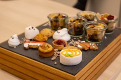 ZUERICH, 21. OKTOBER 2024 - ZUERCHER GENERALAGENTEN VERBAND ZGAV: Event des Zuercher Generalgenten Verbandes im Zurich Development Center ZDC an der Keltenstrasse 48 in Zuerich. Panel mit Erich Marte (Allianz), Thomas Steiger (Zurich), Herbert Goll (AXA), Daniel Gatti (SwissLife), Ralph Jeitzinger und Moderator Hans-Peter Nehmer (Allianz). Thema: Entschaedigungsmodelle im Aussendienst auf dem Pruefstand - Wohin geht die Reise? Auftrag: Anup Nastik, Allianz-Suisse Zuerich. 

ths/Photo by: THOMI STUDHALTER