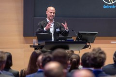 ZUERICH, 21. OKTOBER 2024 - ZUERCHER GENERALAGENTEN VERBAND ZGAV: Event des Zuercher Generalgenten Verbandes im Zurich Development Center ZDC an der Keltenstrasse 48 in Zuerich. Panel mit Erich Marte (Allianz), Thomas Steiger (Zurich), Herbert Goll (AXA), Daniel Gatti (SwissLife), Ralph Jeitzinger und Moderator Hans-Peter Nehmer (Allianz). Thema: Entschaedigungsmodelle im Aussendienst auf dem Pruefstand - Wohin geht die Reise? Auftrag: Anup Nastik, Allianz-Suisse Zuerich. ths/Photo by: THOMI STUDHALTER